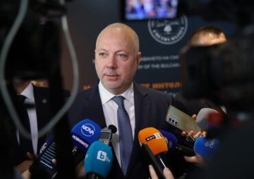 Росен Желязков: Ще спазваме санкциите с оглед тяхната основна цел - нито един цент да не отива за войната в Украйна