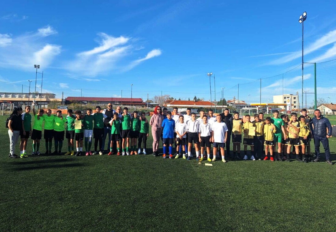 С футболен турнир стартираха ученическите игри в Асеновград (СНИМКИ)