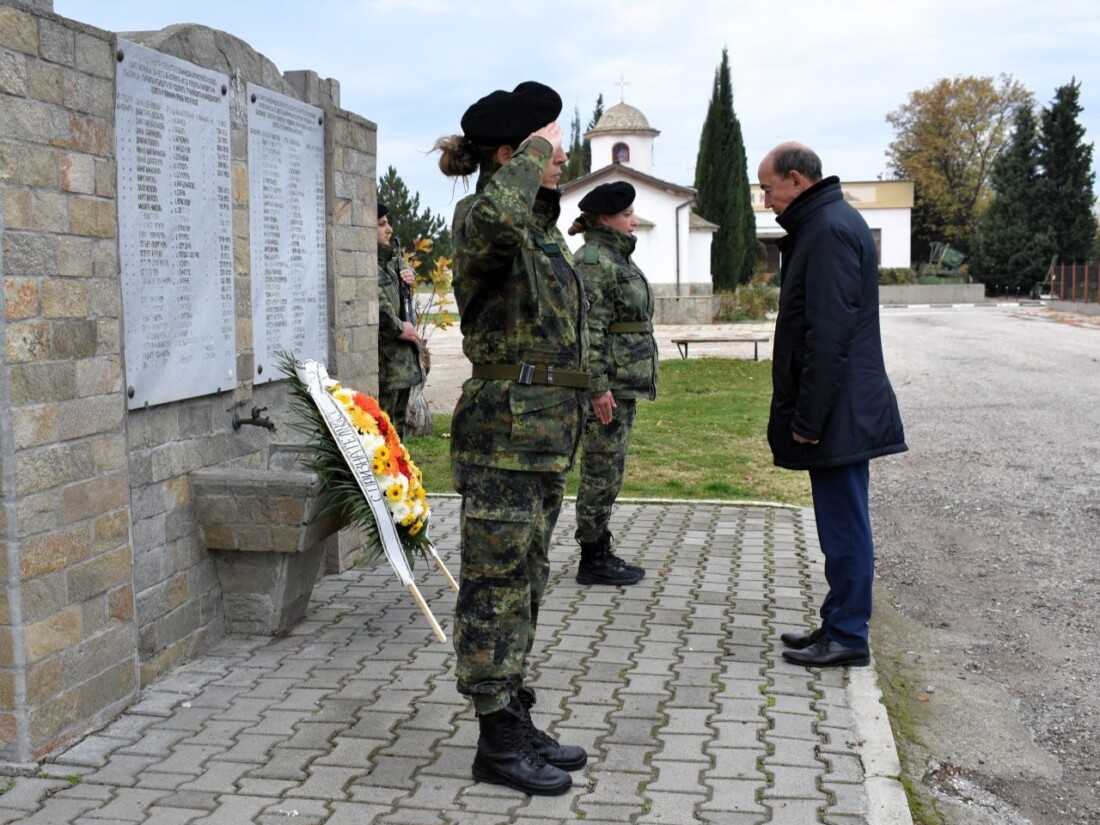 Военно формирование – Асеновград отбеляза празника на Сухопътните войски (СНИМКИ) 2 Военно формирование – Асеновград отбеляза празника на Сухопътните войски (СНИМКИ)