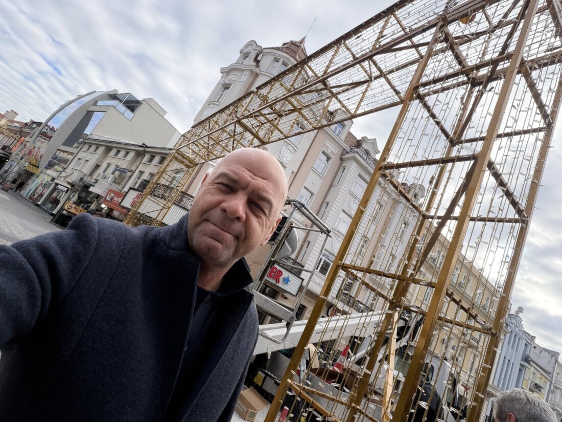 Пловдив в трескава подготовка за празниците (СНИМКИ)