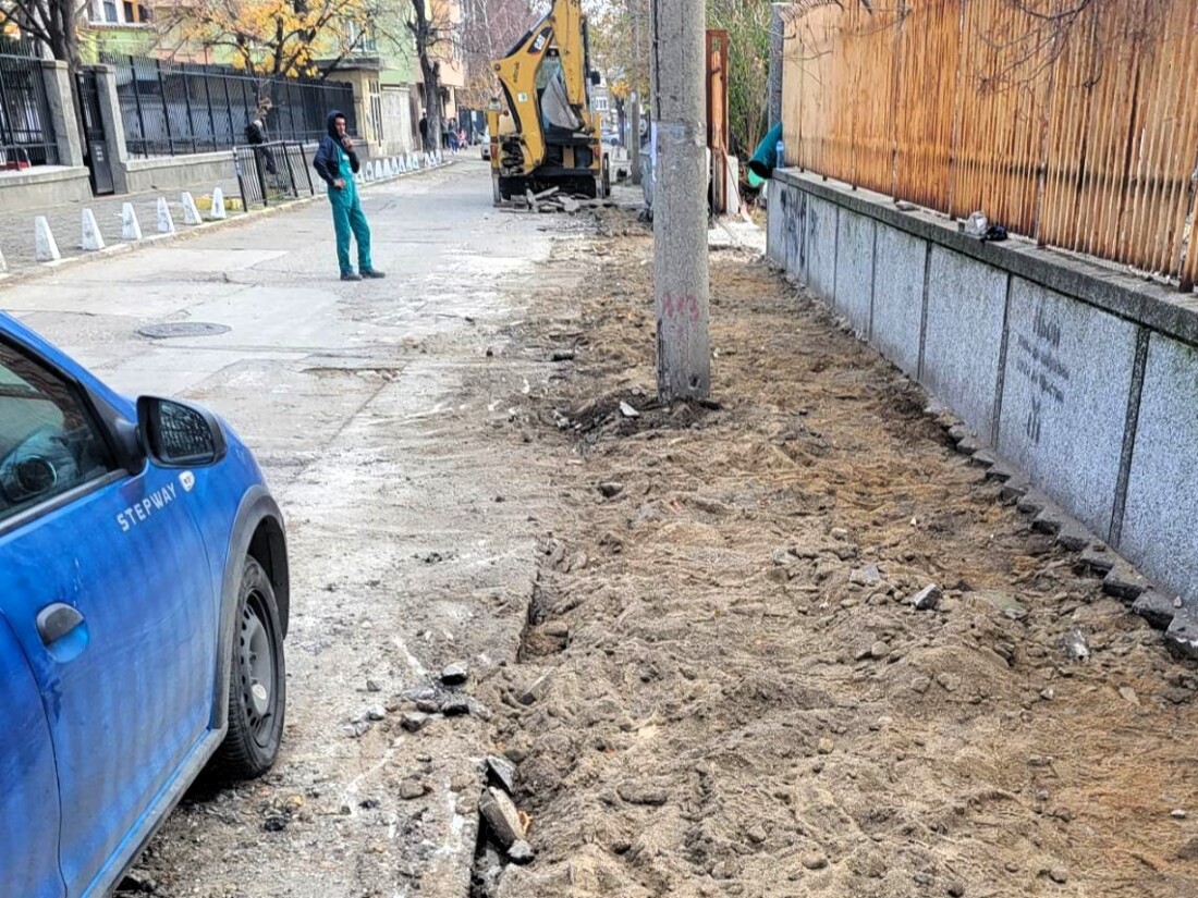 Ремонтират улица в Асеновград