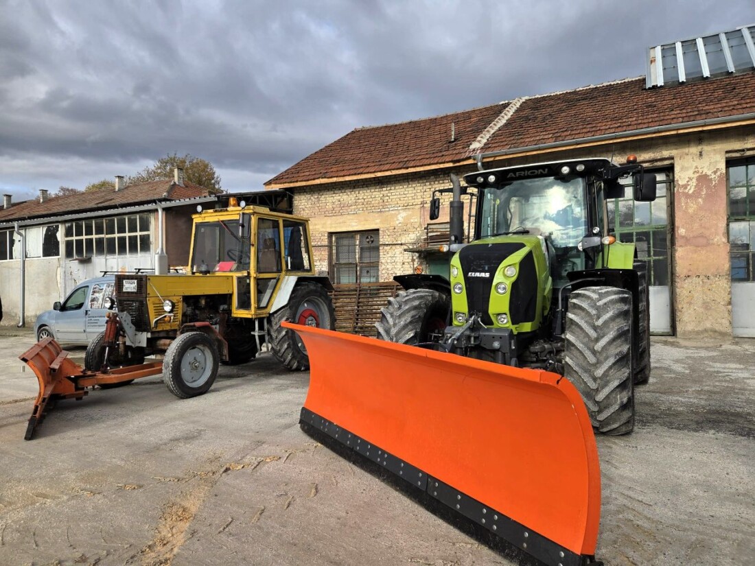 Снегопочистващата техника на община Асеновград е в готовност (СНИМКИ)