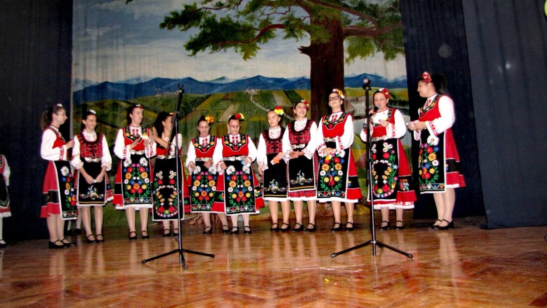 С нов облик и спектакъл: ДГ „Ален мак“ в Трилистник отбеляза 41-та си годишнина (СНИМКИ)