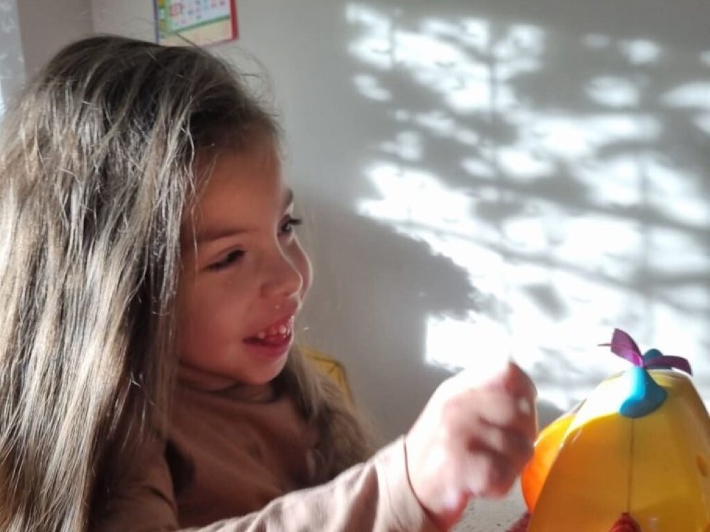 Да подадем ръка на 7-годишната Симона – всяка изгубена минута е ценна за нея