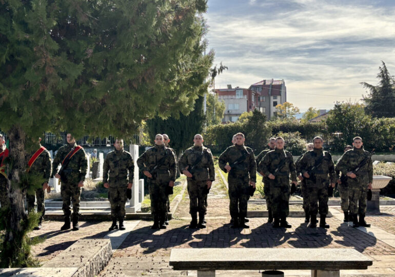 На Архангелова Задушница Пловдив почете паметта на опълченците и жертвите на Априлското въстание (СНИМКИ)