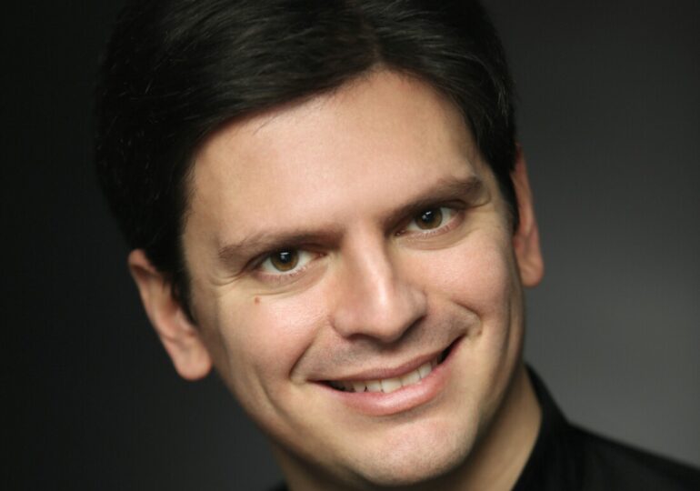 Проф. Иван Дончев представя „В откриване на музикалната драма“ – лектория и концерт