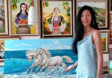 Анета Стоянова с изложба „Летни спомени“ в галерия „Андромеда“ в Стария Пловдив