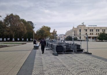 Още по-голяма ледена пързалка ще има тази година в Пловдив (СНИМКИ)