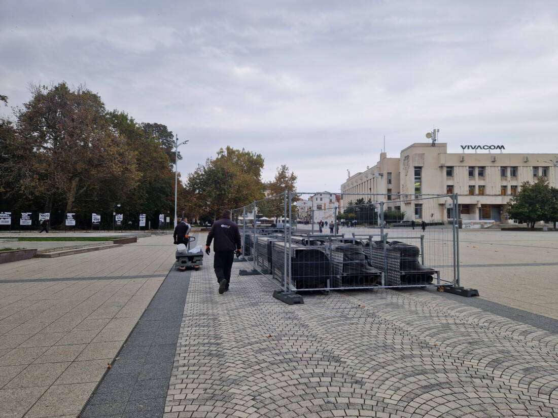 Още по-голяма ледена пързалка ще има тази година в Пловдив (СНИМКИ)
