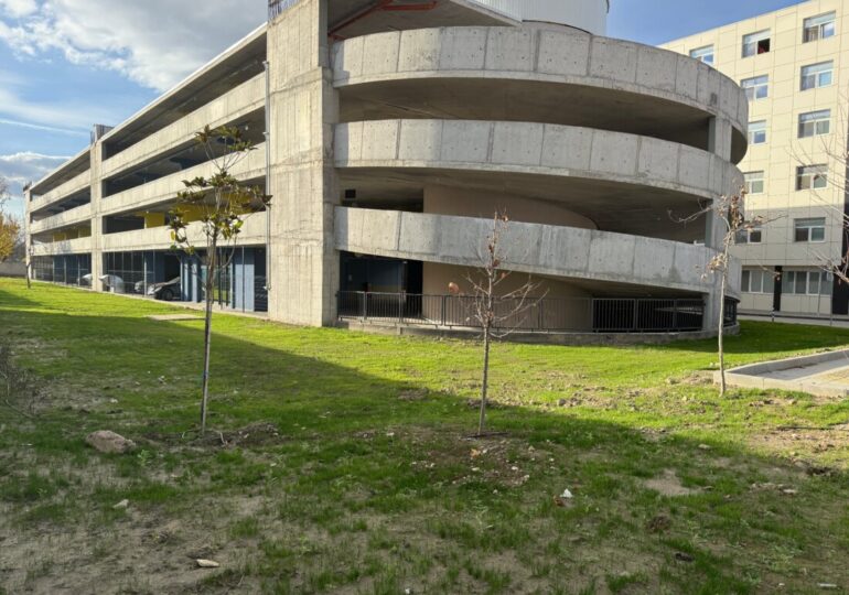 Нов многоетажен паркинг започна работа в Пловдив (СНИМКИ)