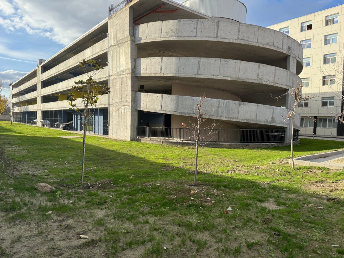 Нов многоетажен паркинг започна работа в Пловдив (СНИМКИ)