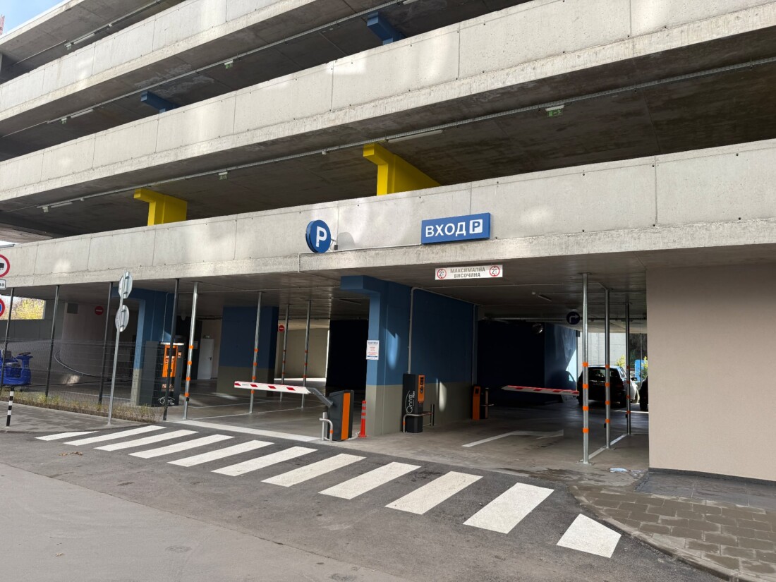 Нов многоетажен паркинг започна работа в Пловдив (СНИМКИ)