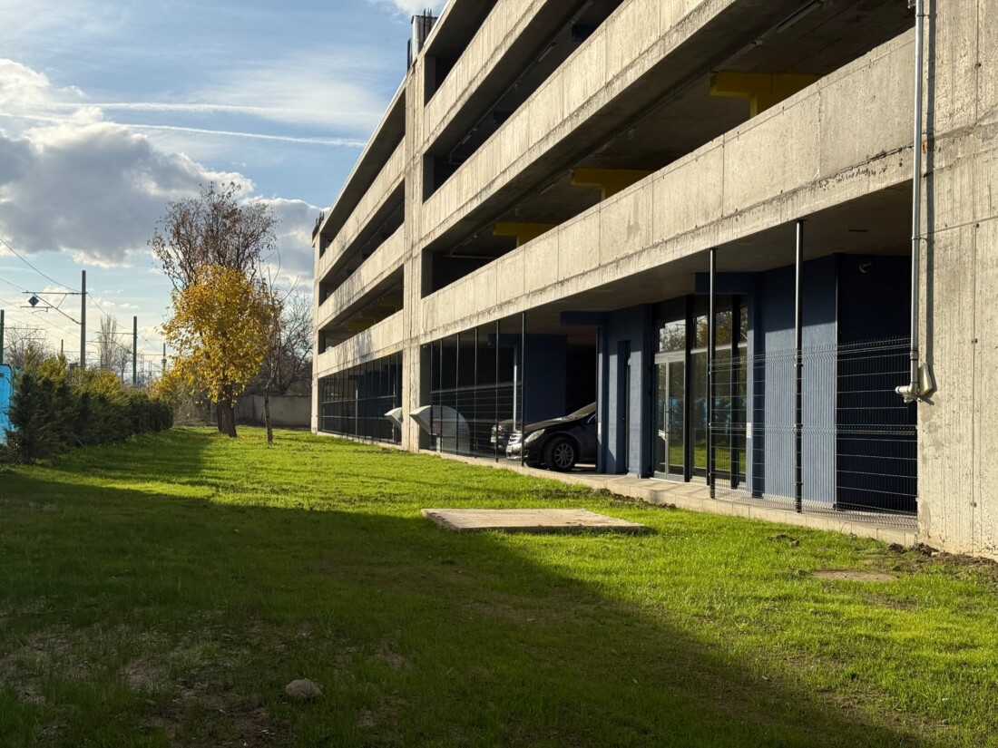 Нов многоетажен паркинг започна работа в Пловдив (СНИМКИ)