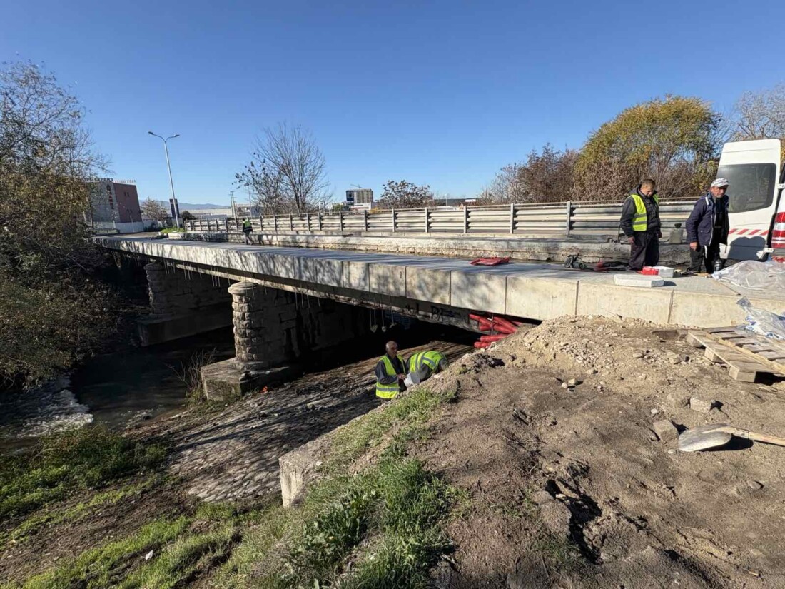 Кметът Костадин Димитров: Напредва реконструкцията на Рогошко шосе (СНИМКИ)