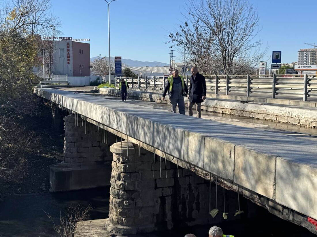 Кметът Костадин Димитров: Напредва реконструкцията на Рогошко шосе (СНИМКИ)