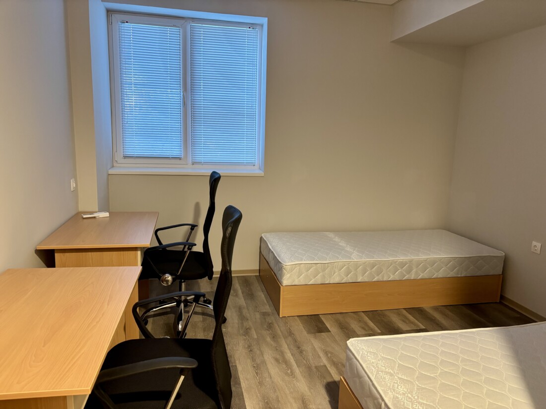 Министър Красимир Вълчев и кметът на Пловдив откриха обновеното общежитие на ЕГ „Иван Вазов“ (СНИМКИ)