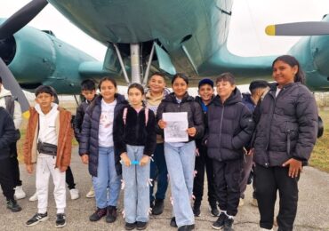 Ученици от Калековец с образователна визита в Музея на авиацията (СНИМКИ)