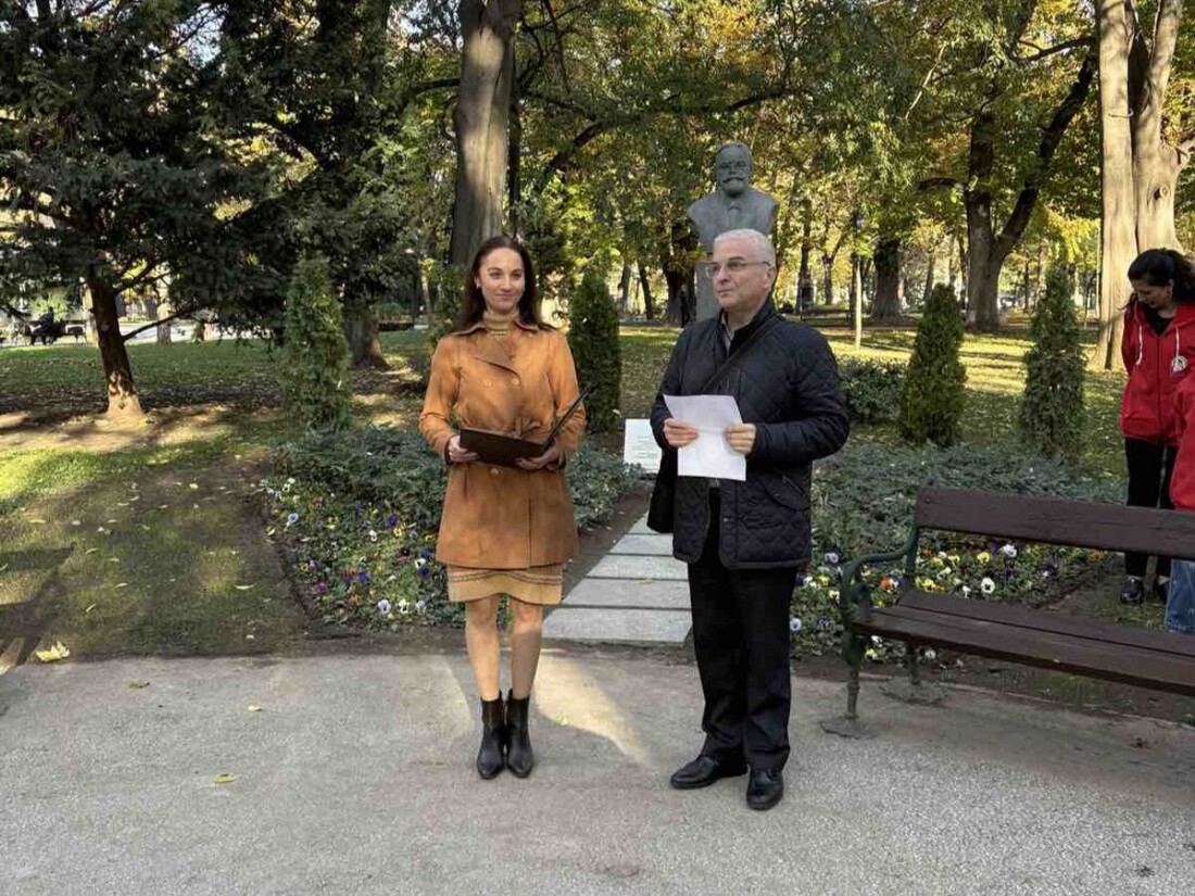 Откриха обозначителен знак на паметника на проф. Антон Безеншек в Пловдив (СНИМКИ) 2 Откриха обозначителен знак на паметника на проф. Антон Безеншек в Пловдив (СНИМКИ)