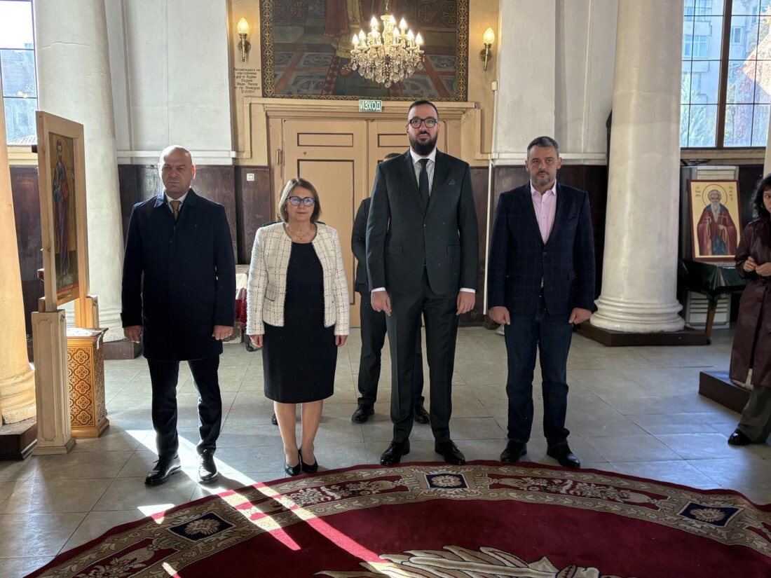 Пловдив празнува Деня на народните будители (СНИМКИ)