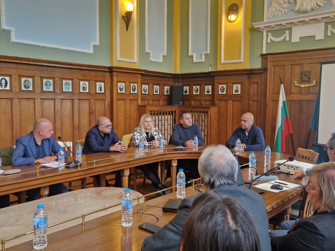 НКЖИ представи проектни решения за линиите Пловдив-Филипово и Крумово-летище Пловдив пред кмета Костадин Димитров