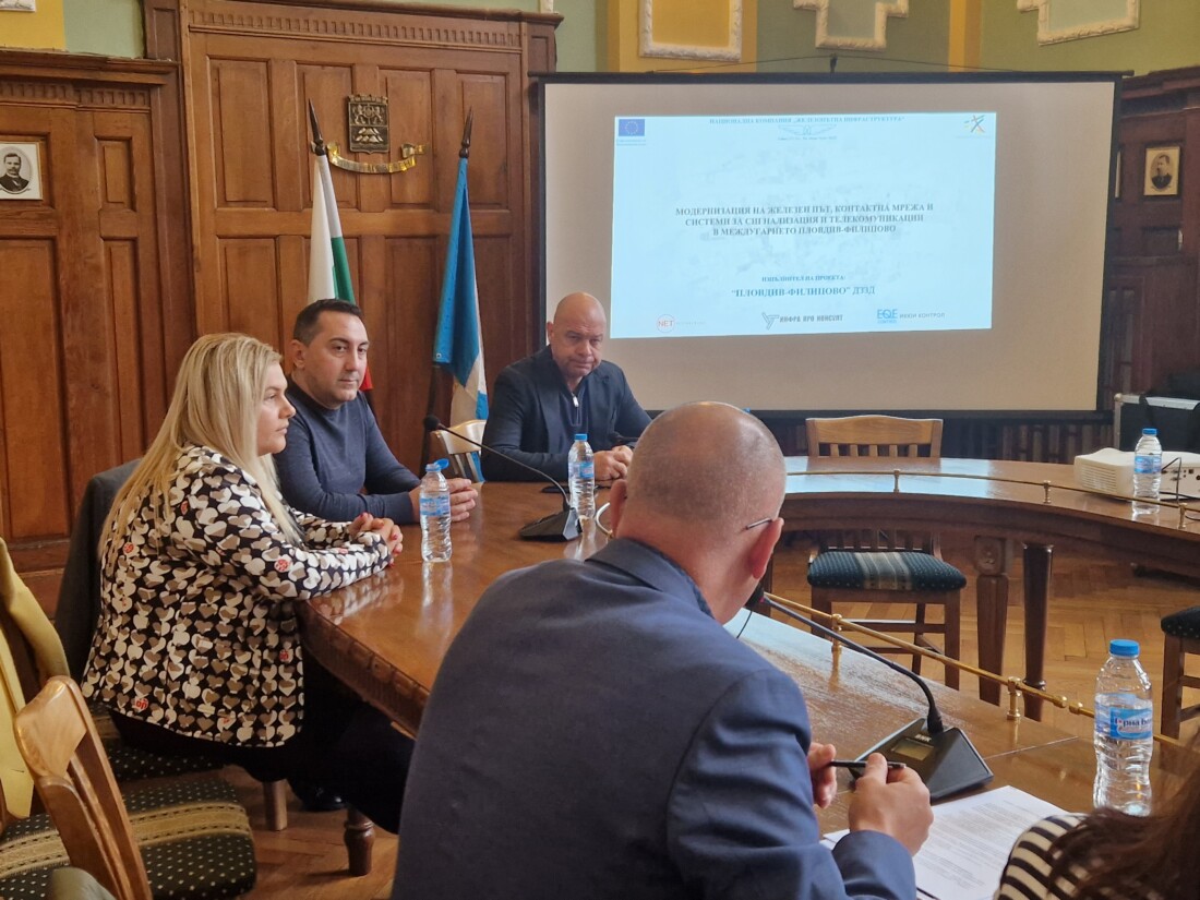 НКЖИ представи проектни решения за линиите Пловдив-Филипово и Крумово-летище Пловдив пред кмета Костадин Димитров 1 НКЖИ представи проектни решения за линиите Пловдив-Филипово и Крумово-летище Пловдив пред кмета Костадин Димитров