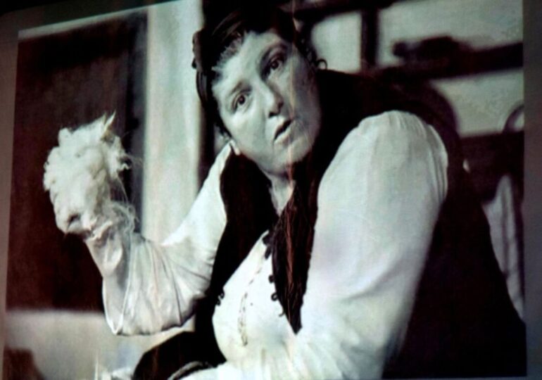 В Асеновград вече има паметна плоча на актрисата Надя Тодорова (СНИМКИ)