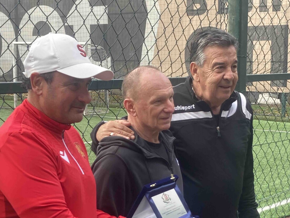 С футболен мач: Николай Василков отпразнува 70-годишен юбилей (СНИМКИ)