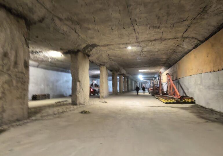 "Пловдив ще има най-дългото, модерно и хубаво съоръжение": Министърът на транспорта инспектира пробива под Централна гара (СНИМКИ)