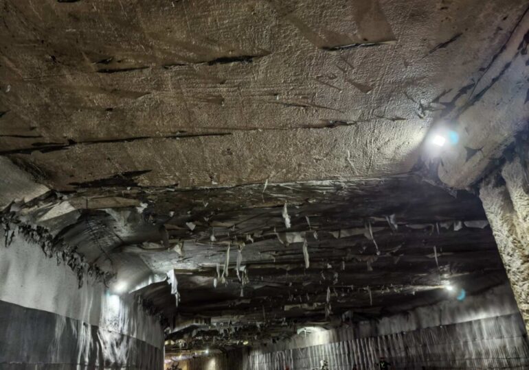 "Пловдив ще има най-дългото, модерно и хубаво съоръжение": Министърът на транспорта инспектира пробива под Централна гара (СНИМКИ)