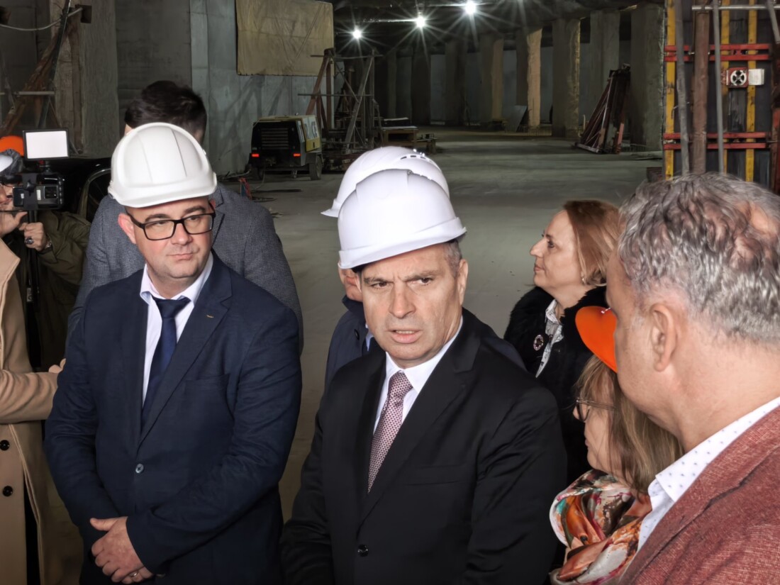 "Пловдив ще има най-дългото, модерно и хубаво съоръжение": Министърът на транспорта инспектира пробива под Централна гара (СНИМКИ)