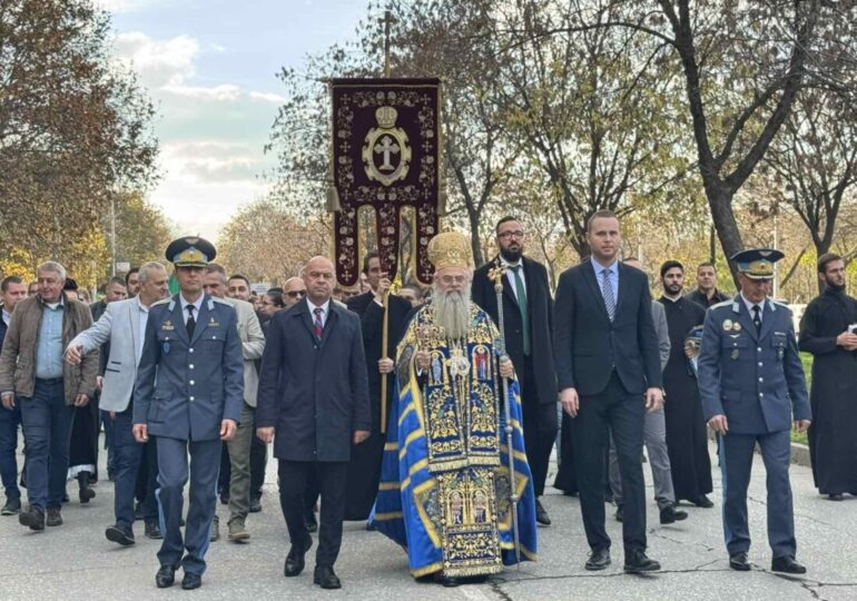 С грандиозно шествие в "Тракия": Пловдив отбеляза Деня на християнското семейство (СНИМКИ)