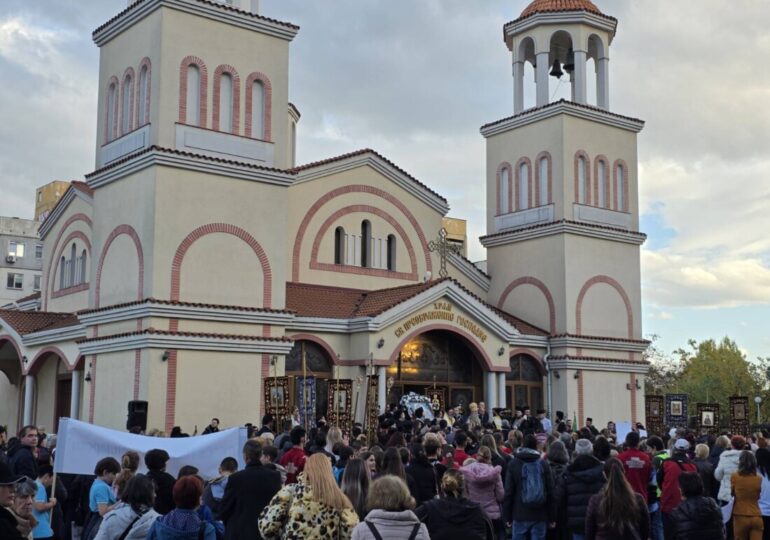 С грандиозно шествие в "Тракия": Пловдив отбеляза Деня на християнското семейство (СНИМКИ)