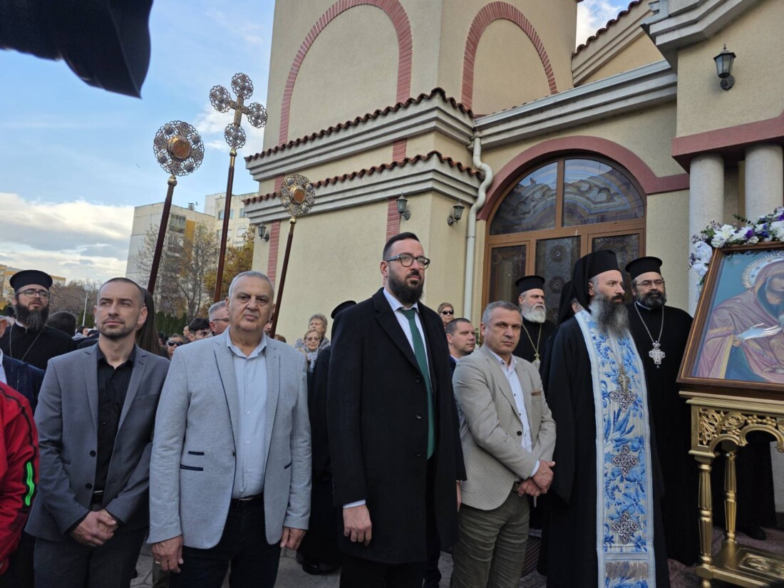 С грандиозно шествие в "Тракия": Пловдив отбеляза Деня на християнското семейство (СНИМКИ)