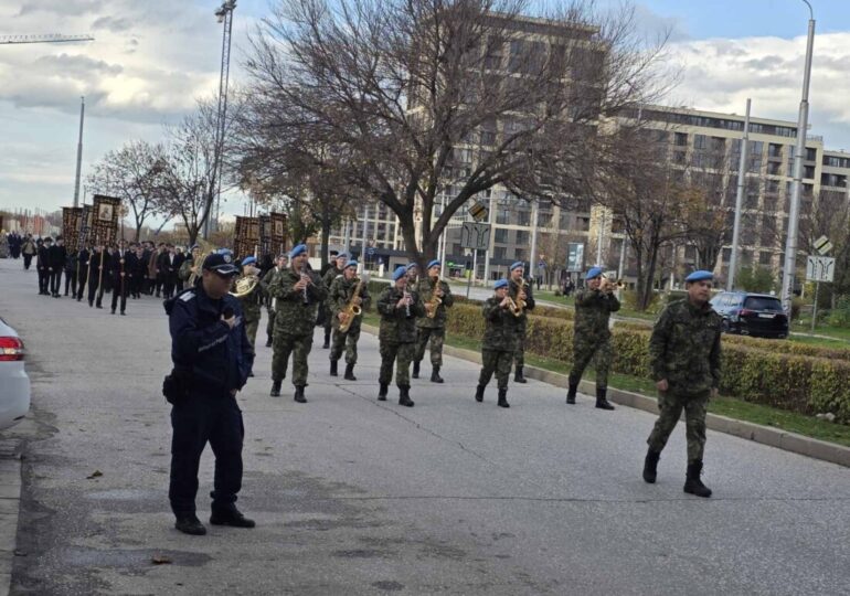 С грандиозно шествие в "Тракия": Пловдив отбеляза Деня на християнското семейство (СНИМКИ)
