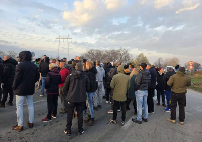 След трагедията: Протест затвори за кратко Околовръстното шосе на Пловдив (СНИМКИ)