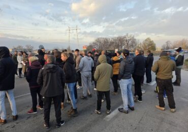 След трагедията: Протест затвори за кратко Околовръстното шосе на Пловдив (СНИМКИ)