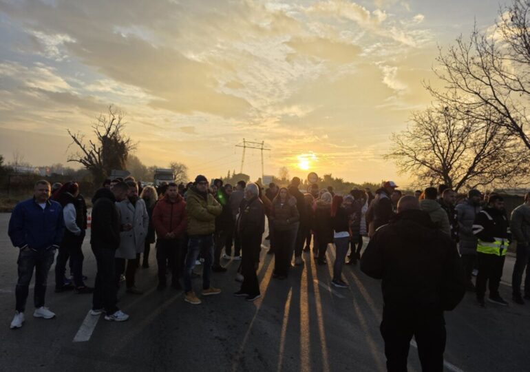 След трагедията: Протест затвори за кратко Околовръстното шосе на Пловдив (СНИМКИ)