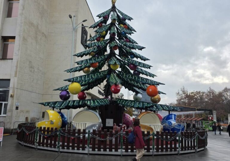 Пловдив в трескава подготовка за празниците (СНИМКИ)