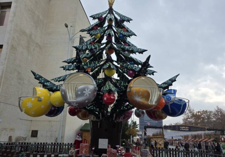 Пловдив в трескава подготовка за празниците (СНИМКИ)