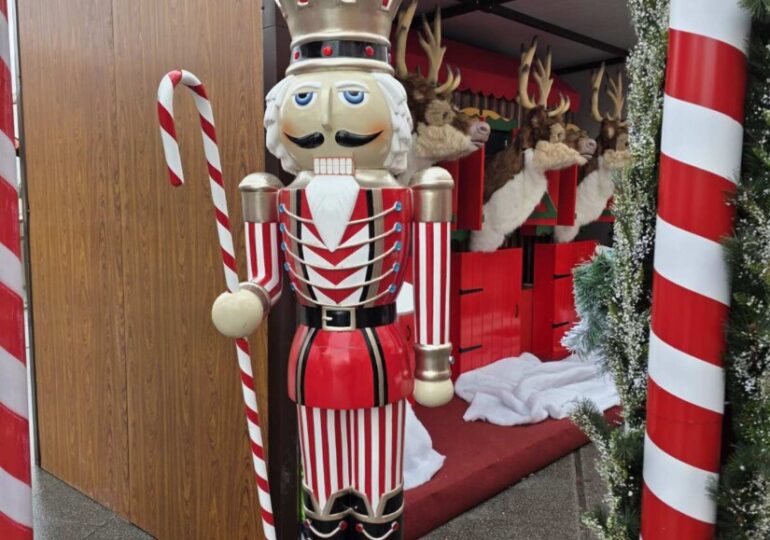 Пловдив в трескава подготовка за празниците (СНИМКИ)