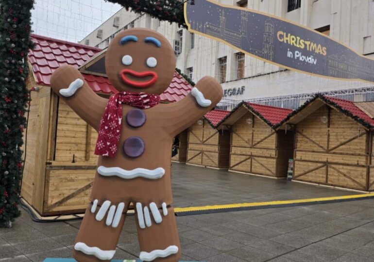 Пловдив в трескава подготовка за празниците (СНИМКИ)