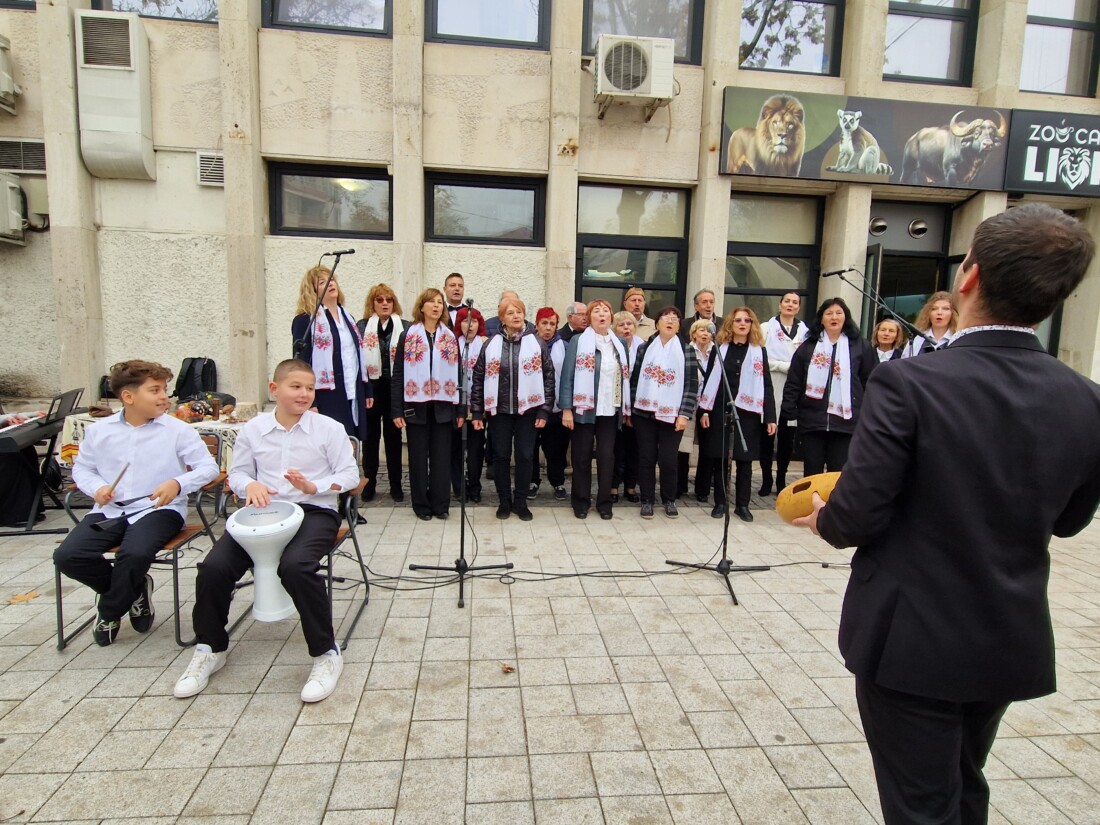 В Пловдив откриха първото в България зоокафе (СНИМКИ) 1 В Пловдив откриха първото в България зоокафе (СНИМКИ)