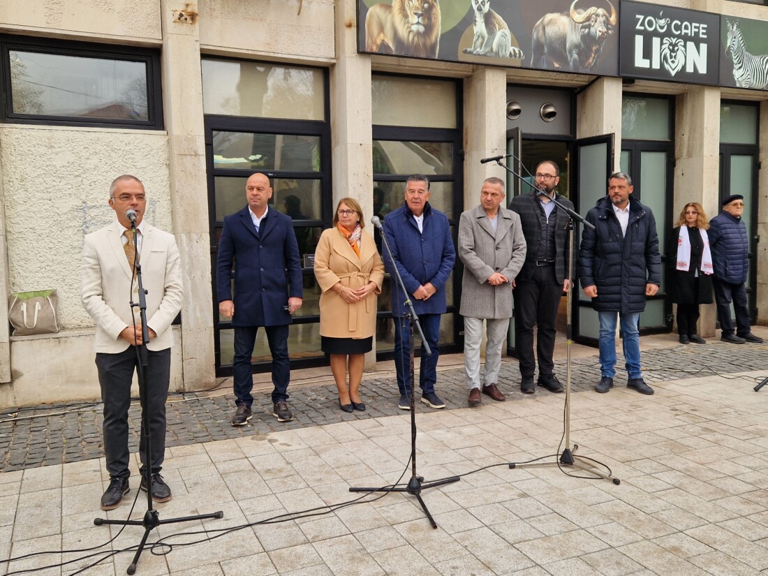 В Пловдив откриха първото в България зоокафе (СНИМКИ) 2 В Пловдив откриха първото в България зоокафе (СНИМКИ)