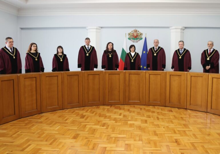 Орлин Колев: Конституционният съд работи усилено по въпроса с референдума за еврото