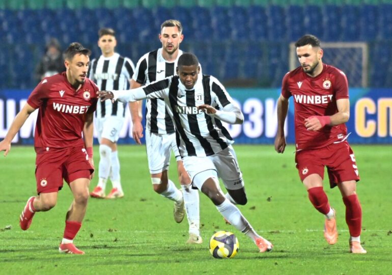 С гол от дузпа в края: ЦСКА победи Локомотив Пловдив (ВИДЕО)