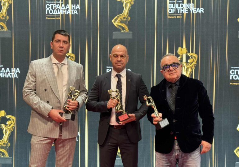 Новият басейн „Младост“ с отличие „Сграда на годината“