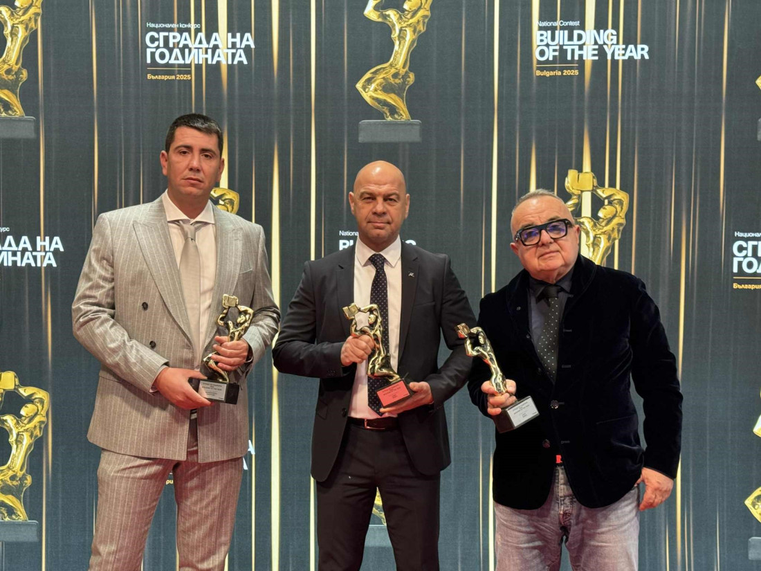 Новият басейн „Младост“ с отличие „Сграда на годината“