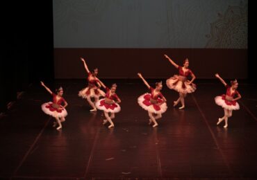 Танцово студио DS Magnifique кани на празнична Коледна гала вечер с два концерта