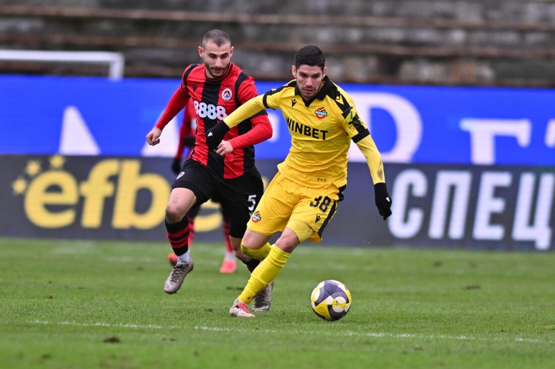 След драма в края: Ботев загуби от Локомотив в София (ВИДЕО) 1 След драма в края: Ботев загуби от Локомотив в София (ВИДЕО)