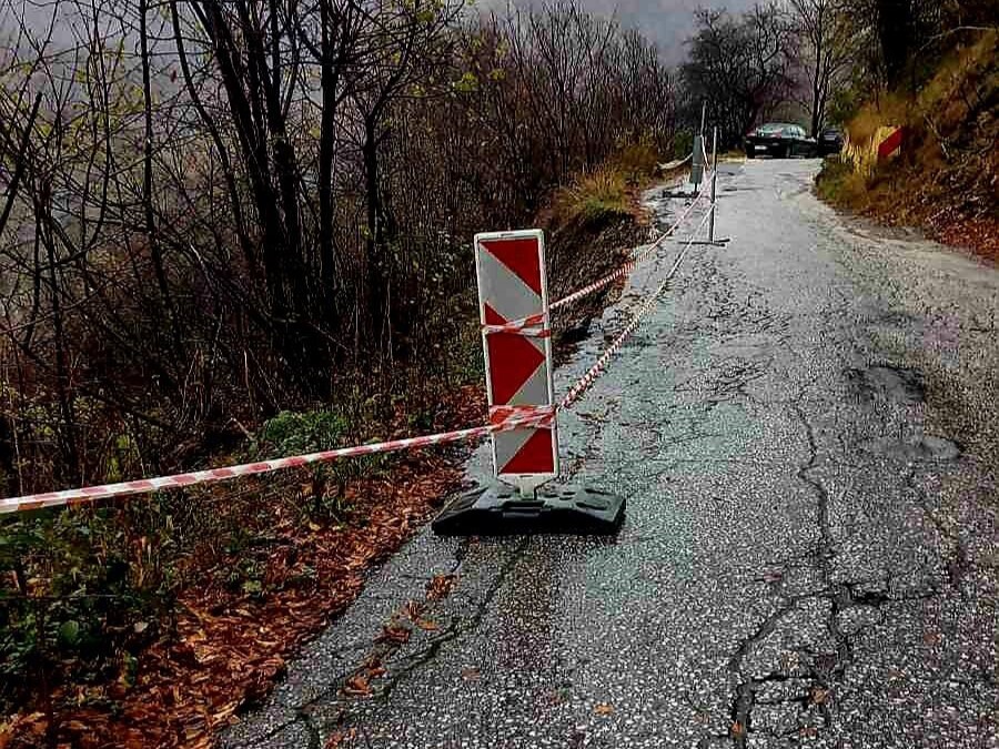 Свлачище се активира над Асеновград, шофирайте внимателно (СНИМКИ) 1 Свлачище се активира над Асеновград, шофирайте внимателно (СНИМКИ)